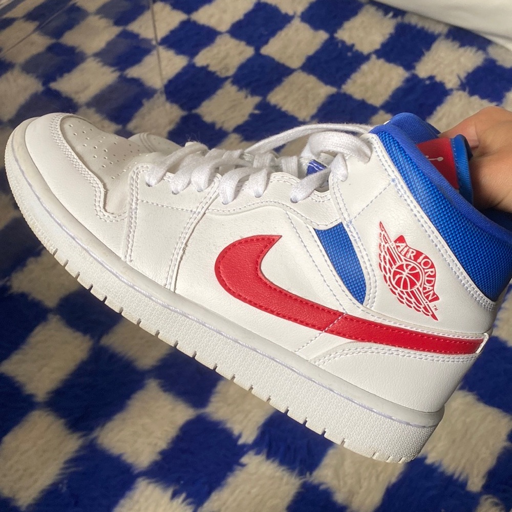 Air Jordan 1 Mid Sneaker